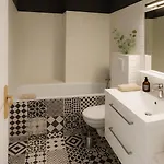 Charming Getaway In Le Marais - Oberkampf Working & Living Daire *