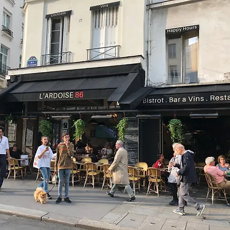 Charming Getaway In Le Marais - Oberkampf Working & Living Apartment *