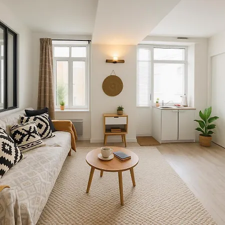Charming Getaway In Le Marais - Oberkampf Working & Living Apartment Paris
