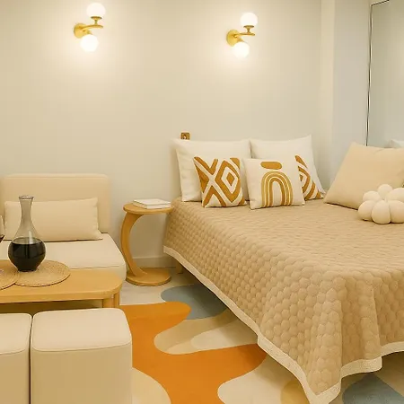 Charming Getaway In Le Marais - Oberkampf Working & Living Apartment *