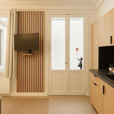 Charming Getaway In Le Marais - Oberkampf Working & Living Apartment *