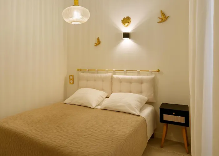 Charming Getaway In Le Marais - Oberkampf Working & Living Apartment *