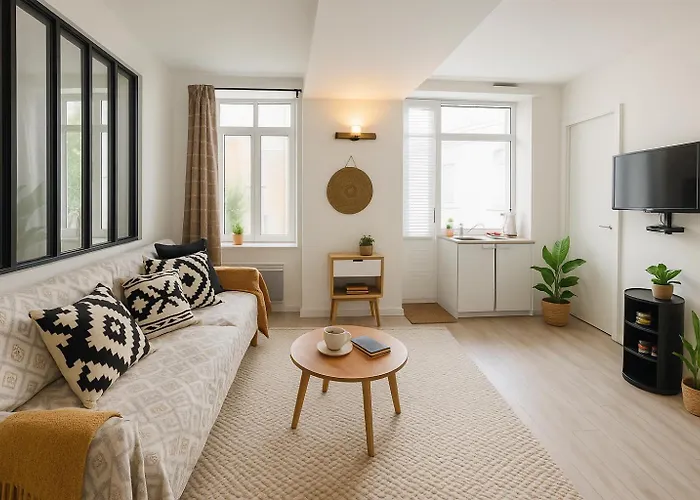 Charming Getaway In Le Marais - Oberkampf Working & Living Apartment Paris